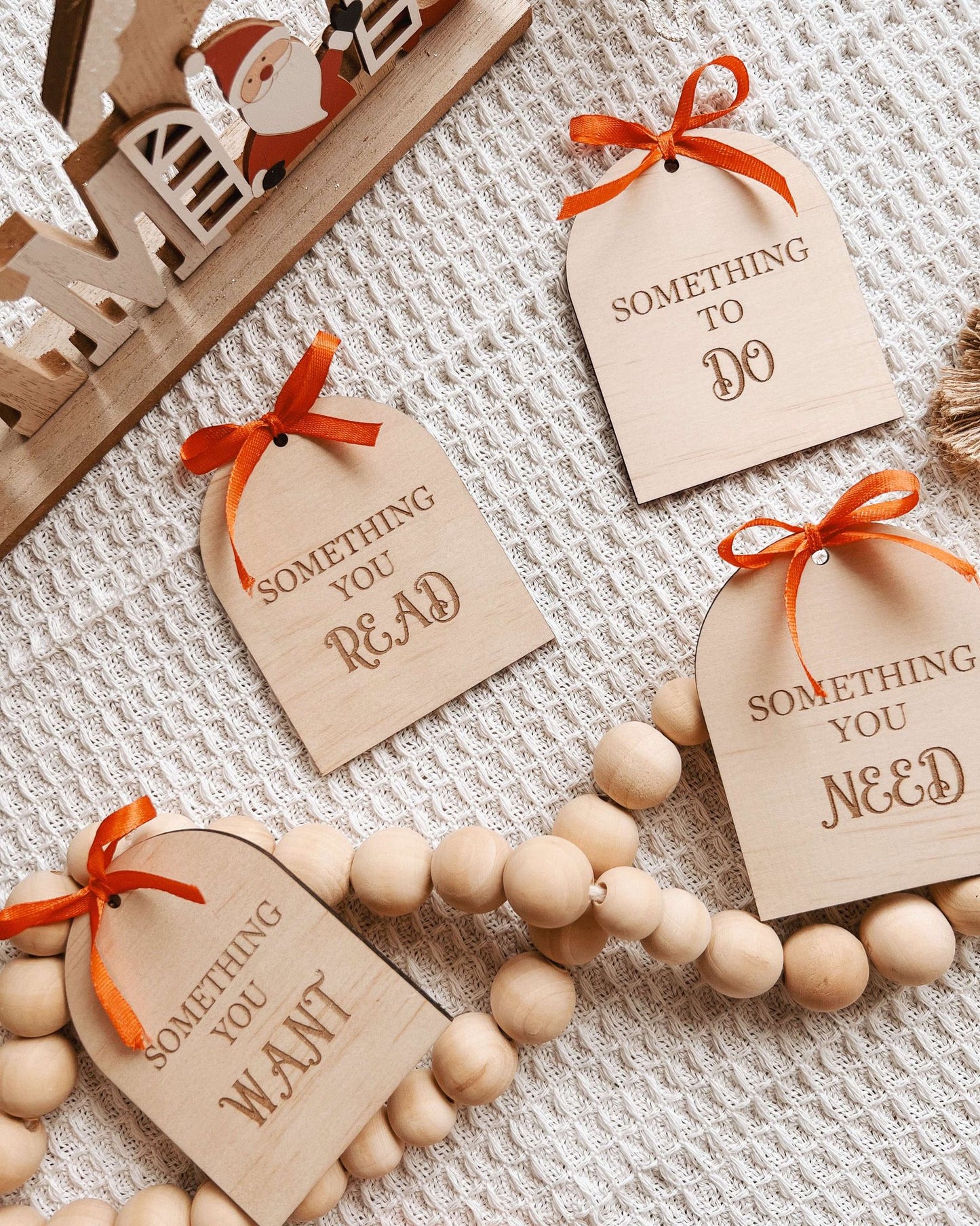 CHRISTMAS WOODEN TAGS SET OF 7